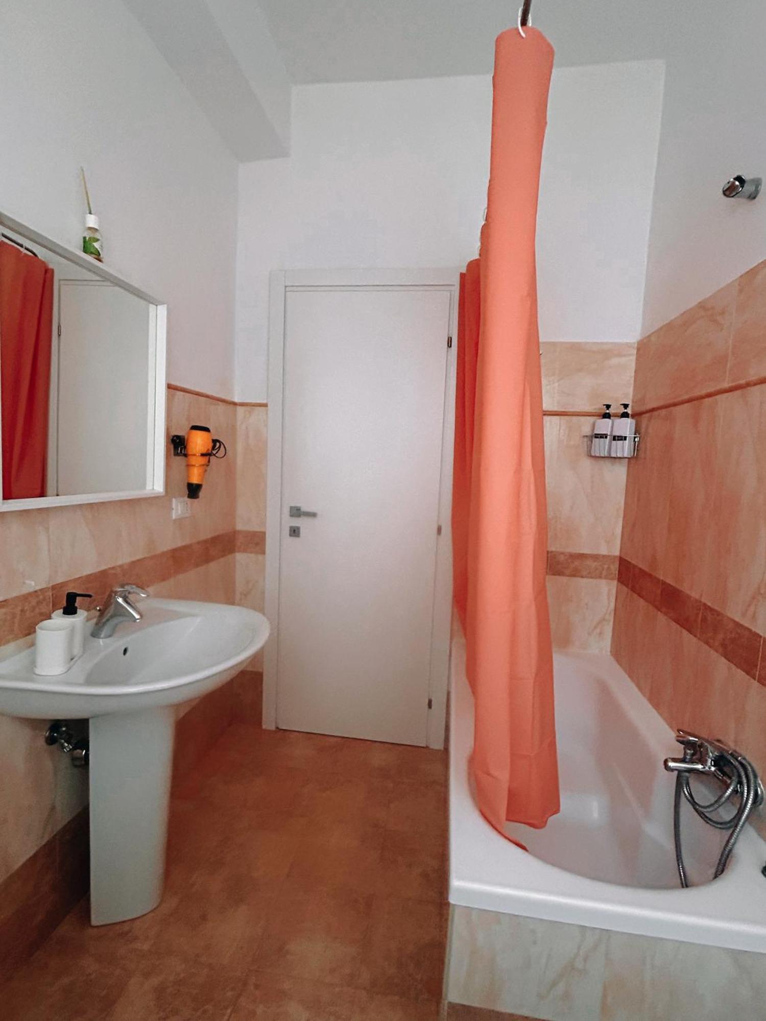 Отель La Casa Di Michelle Фоджиа Экстерьер фото